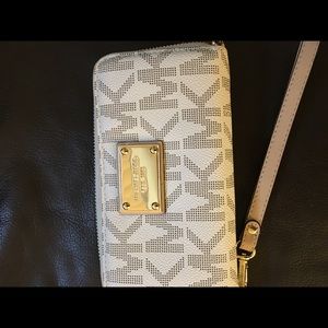 Michael kors wallet